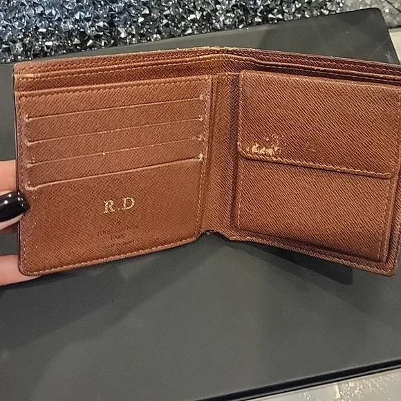 LOUIS VUITTON Monogram Wallet - Picture 7 of 11